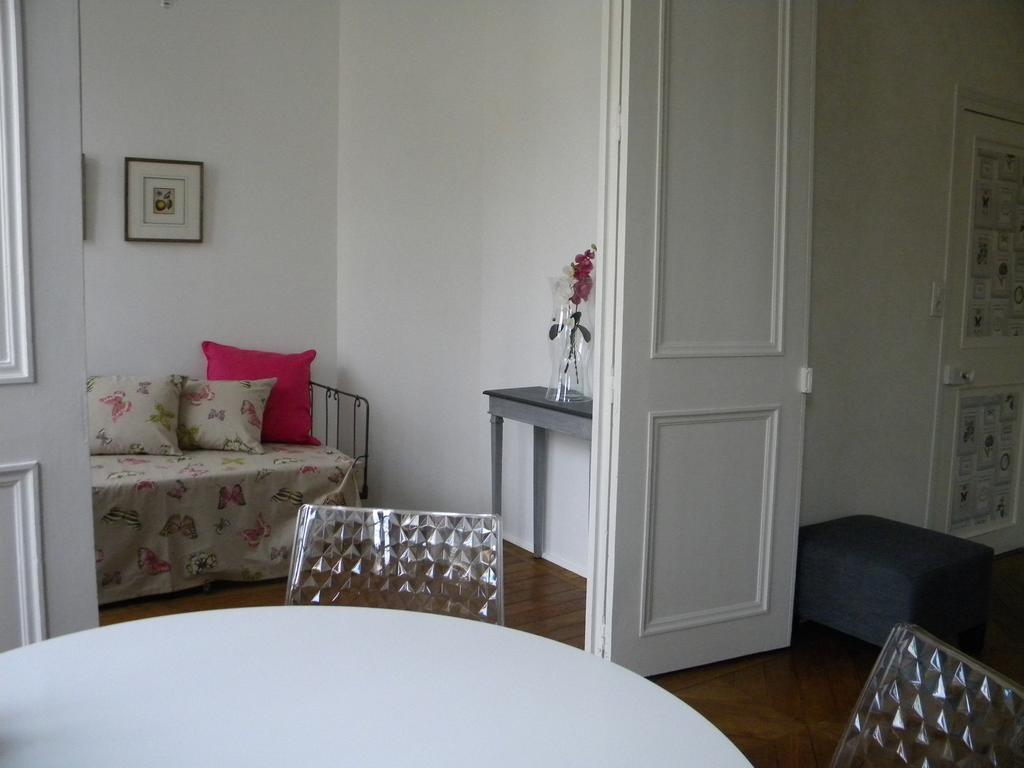 Les Tilleuls De Monge Apartment Beaune  Room photo